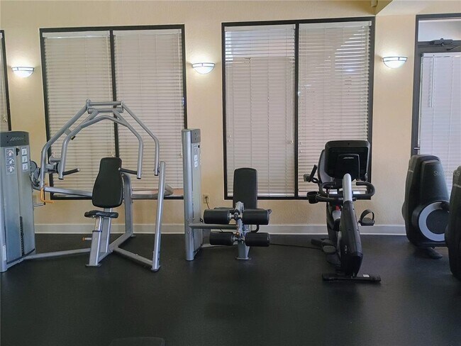 Building Photo - 14084 Bridgewater Crossings Blvd