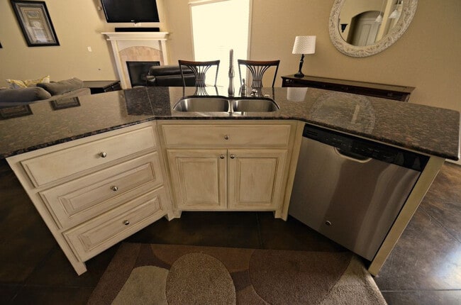 Building Photo - Captivating Four Bedroom Home Available for August 2026