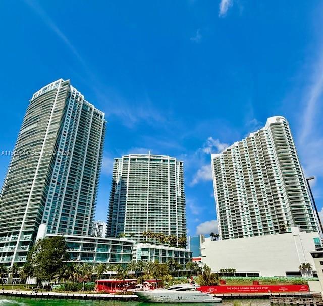 Building Photo - 350 S Miami Ave