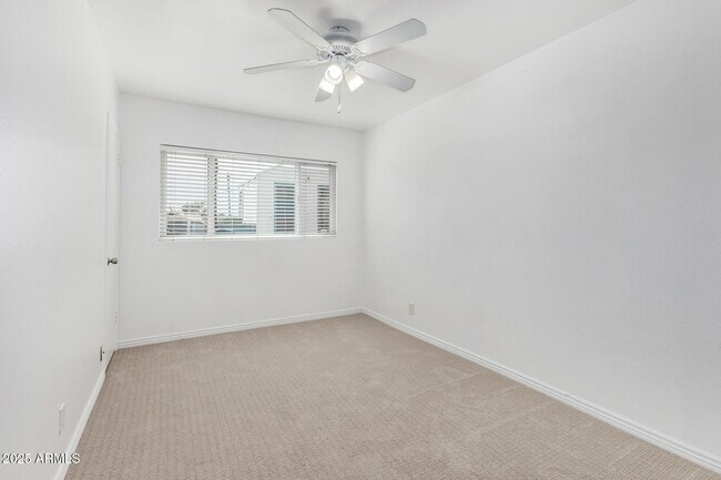 Building Photo - 3726 E Weldon Ave