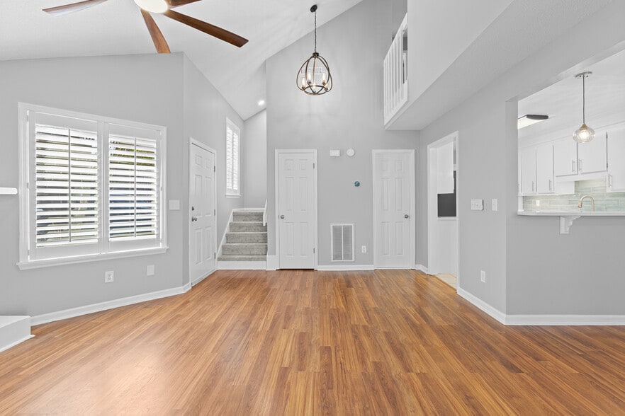 Family Room 1 - 22 Maplecrest Dr