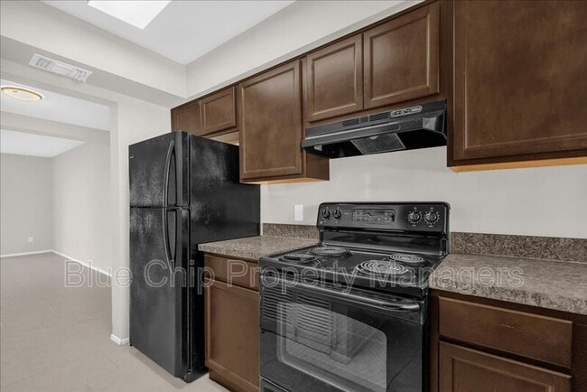 Building Photo - 203 Watts Ln