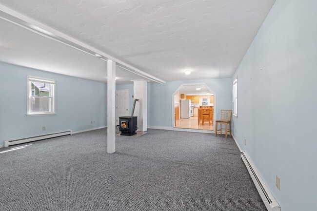 Building Photo - 36 Lark St