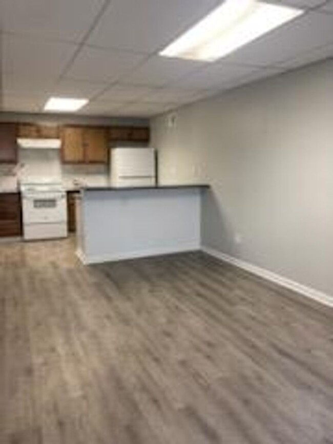 Building Photo - 2115 Bradley Ave