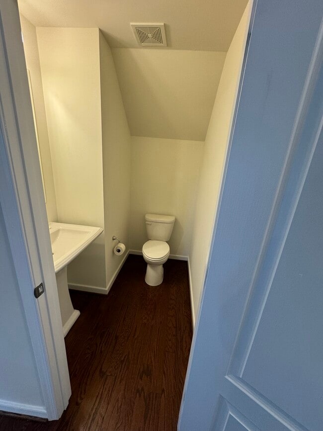 Building Photo - 6901 Swanhaven Dr