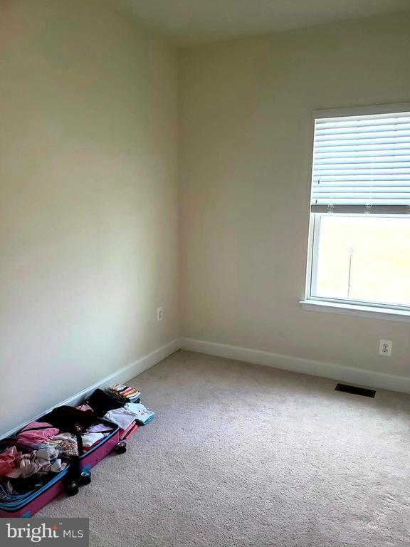 Building Photo - 2204 Shadmoor Dr