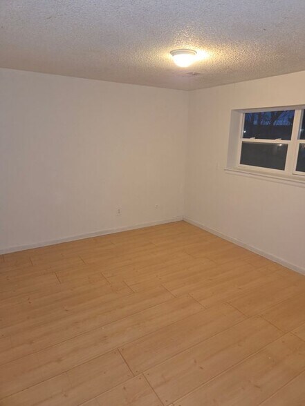 Building Photo - 1899 S Mobile St