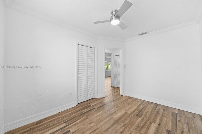 Building Photo - 6381 SW 39th St
