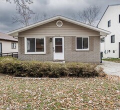 Building Photo - 5528 Sunnycrest Dr