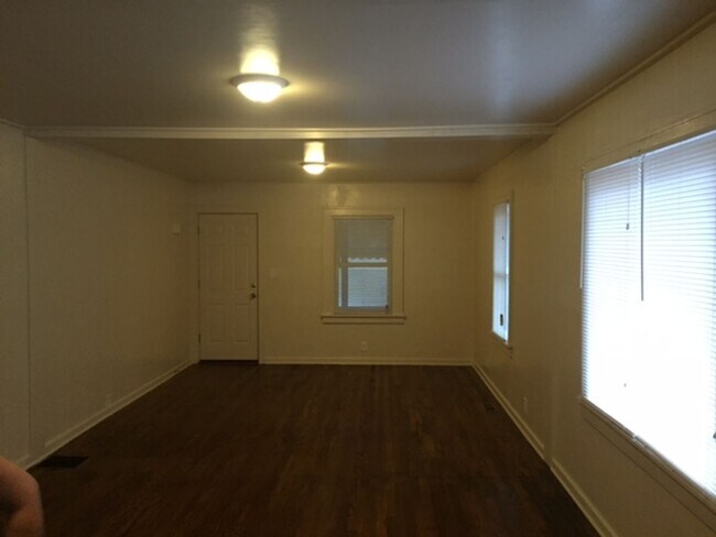 Building Photo - 3299 Glengary Rd