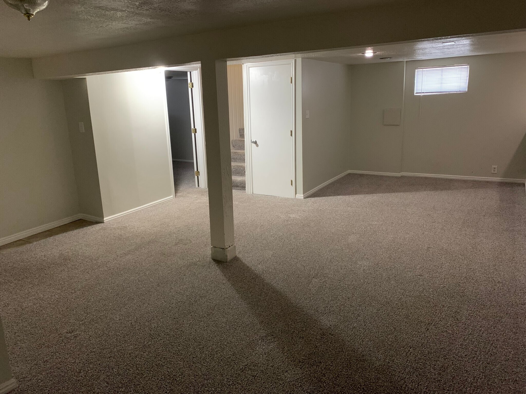 Building Photo - 1520 E 3900 S