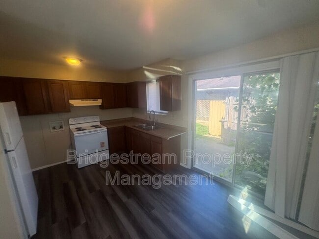 Building Photo - 4650 Wayne Meadows Cir
