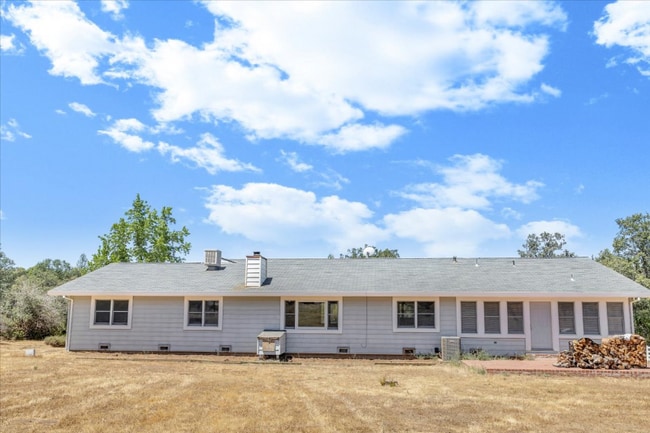 Building Photo - 21179 Hemlock St