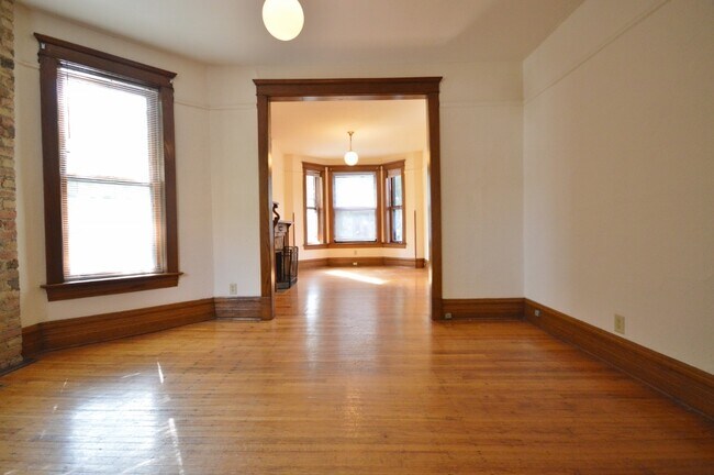 Building Photo - 3725 N Fremont St