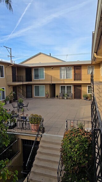 Building Photo - 2075 E Appleton St