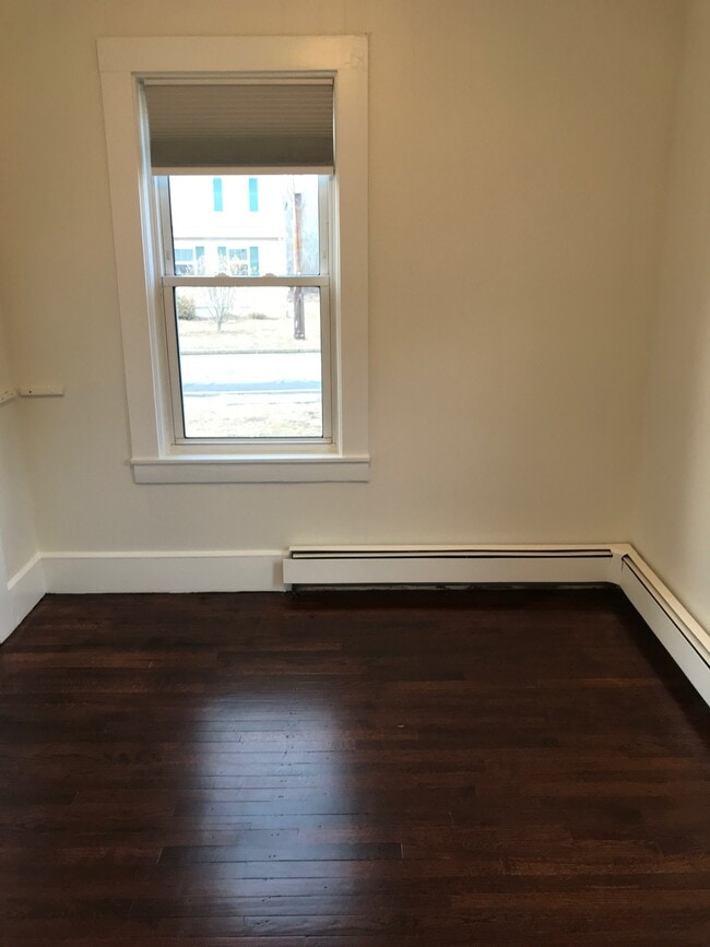 Building Photo - 218 Hartford St