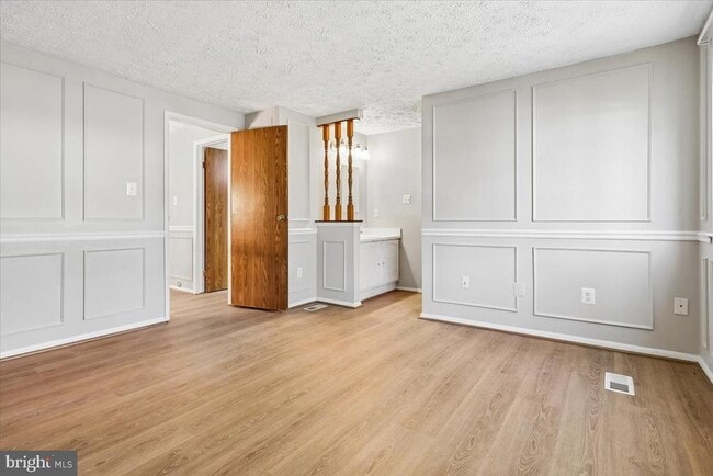 Building Photo - 5913 Spruce Run Ct
