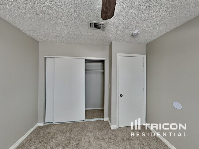 Building Photo - 5425 Addison Avenue Las Vegas NV