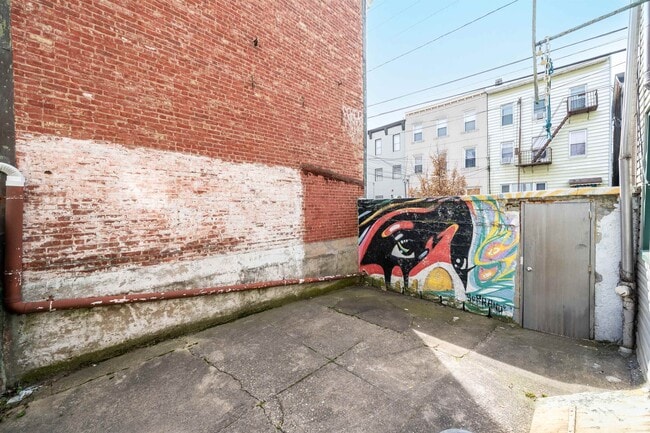 Building Photo - 74 Colgate St