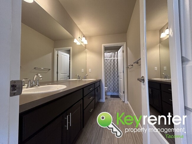 Building Photo - Spacious 5-Bed 3-Bath Home in Prime Northe...