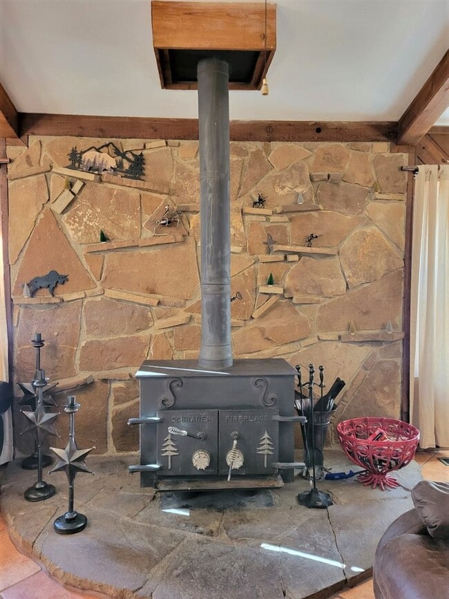 Building Photo - 308-310 Brady Canyon Rd