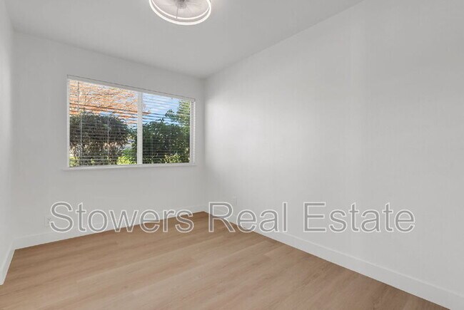 Building Photo - 3225 Claudia Dr