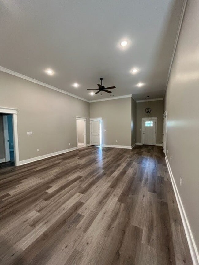 Building Photo - NEW 3 Bed / 2 Bath in Edgemont Subdivision