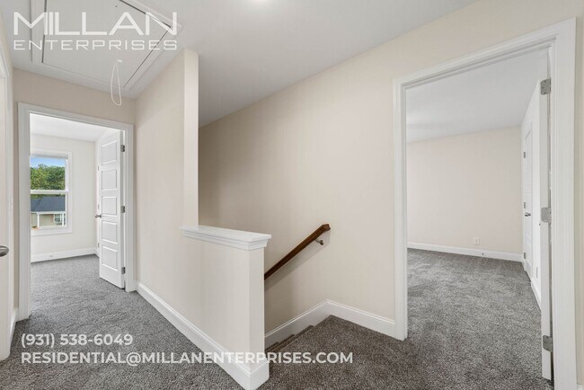 Building Photo - Spacious And Updated Home Featuring Open F...