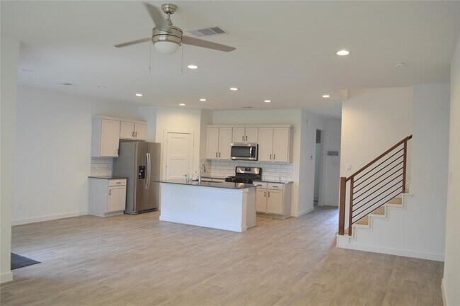 Building Photo - 10313 Cascade Range Ln