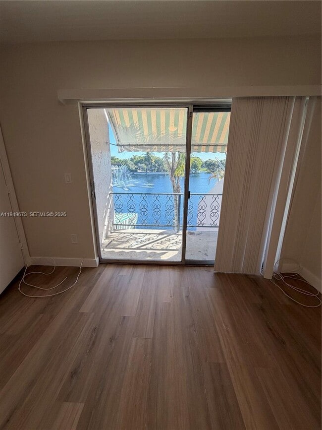 Building Photo - 7216 Jacaranda Ln