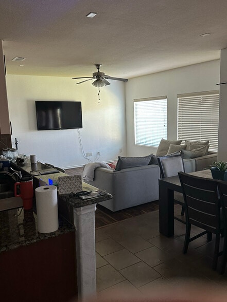 Building Photo - 608 Poncho Ln