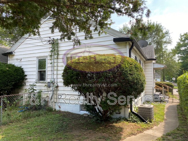 Building Photo - 2102 E 46th St