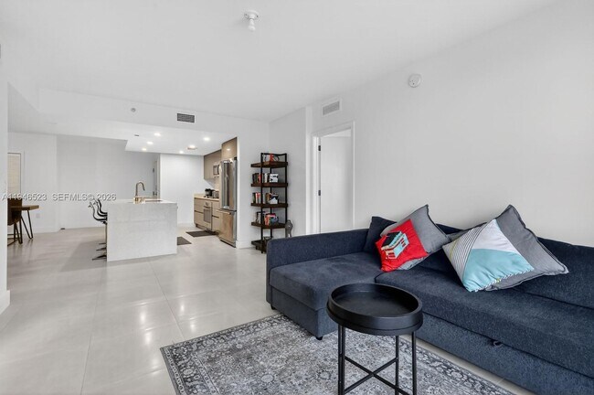 Building Photo - 13800 Highland Dr