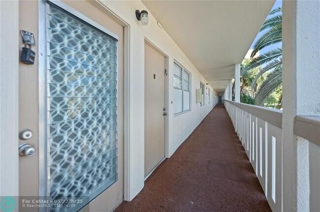 Building Photo - 2202 Lucaya Bend