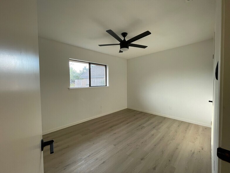 Bedroom 3 - 2201 Pin Oak Rd