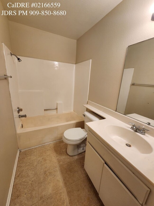 Building Photo - Price Lowered! Ontario 2 Bedroom Condo