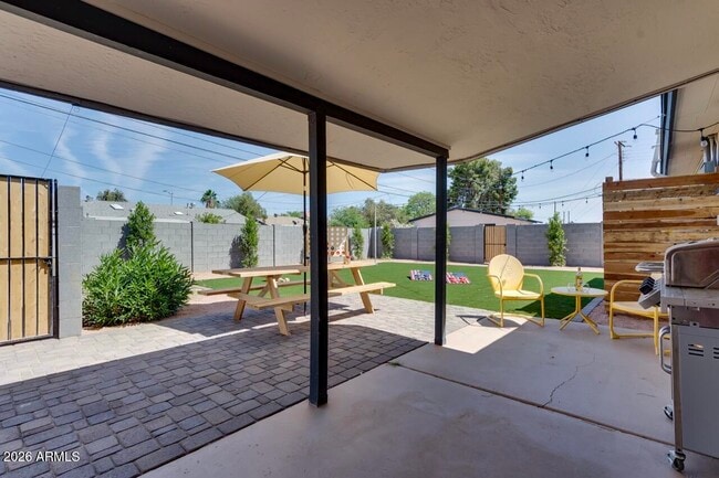 Building Photo - 1207 W 15th St