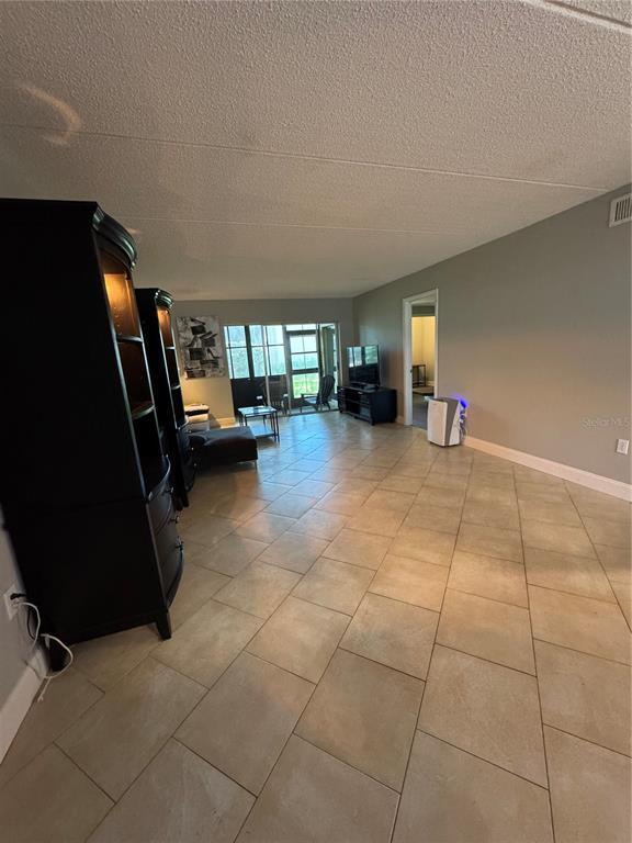 Building Photo - 109 Pine Ct