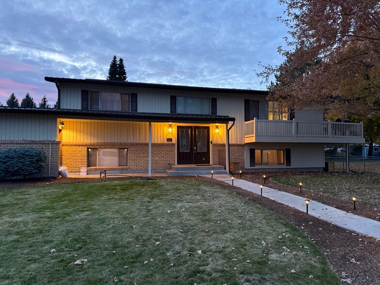 Building Photo - 2260 Richards Ave