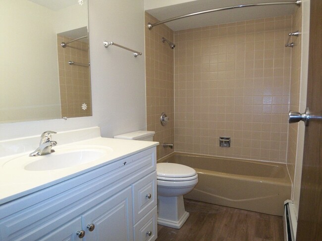 Building Photo - 4381 Woodland Ave