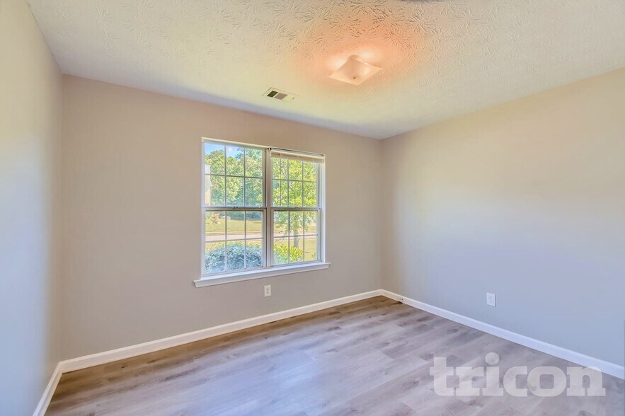 Building Photo - 790 White Dove Dr