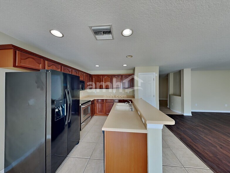 Building Photo - 12109 Tree Haven Ave