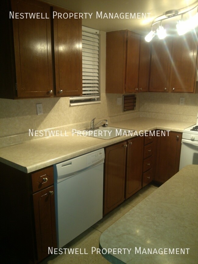 Building Photo - $250 OFF 1ST MONTH'S RENT - Charming Studi...