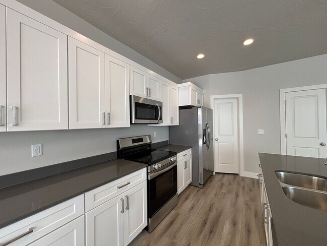 Building Photo - SAND HOLLOW TOWNHOME FOR RENT!