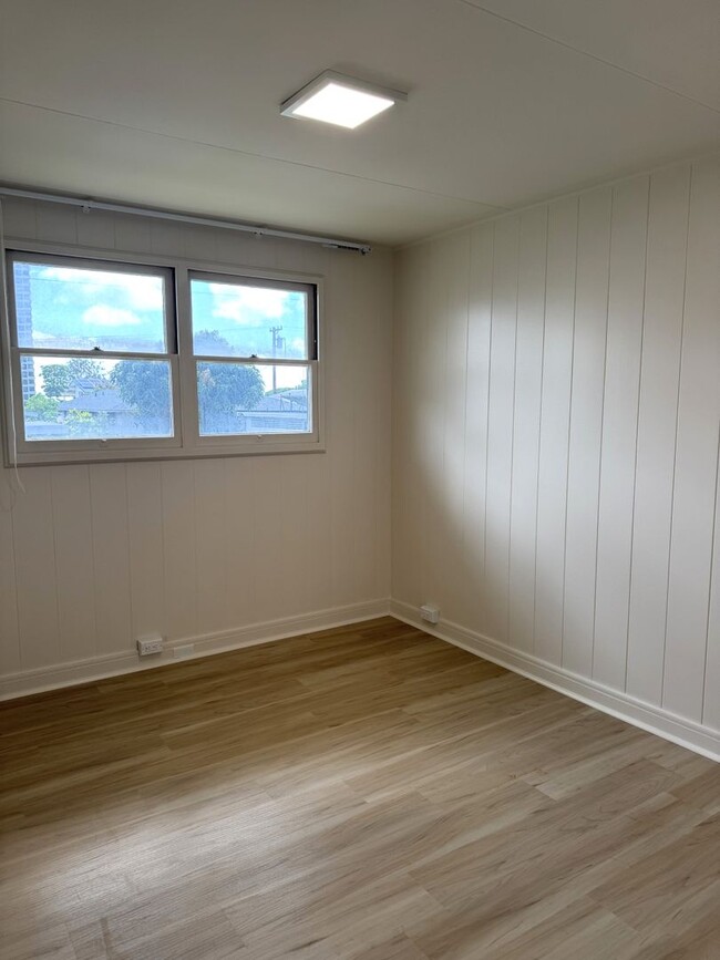 Building Photo - Kaimuki - Renovated Singled Family Home - ...