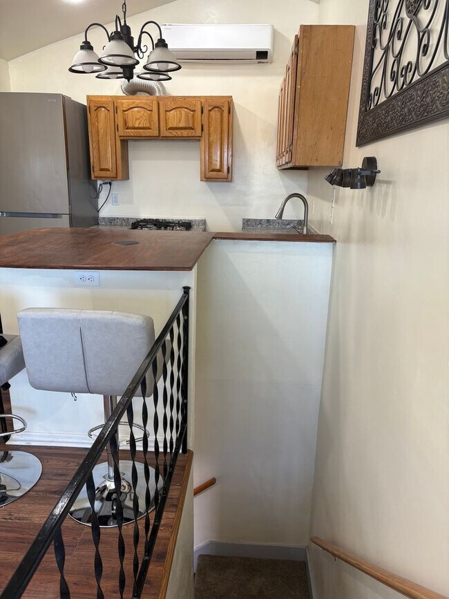 Building Photo - 2610 S Mission Rd