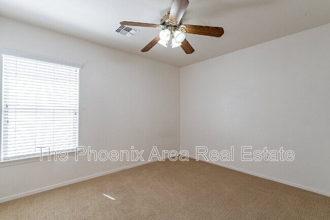 Building Photo - 3049 W Silver Creek Dr