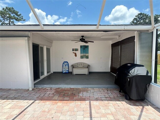 Building Photo - 3701 Southview Dr