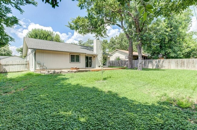 Building Photo - 1406 Thornridge Rd