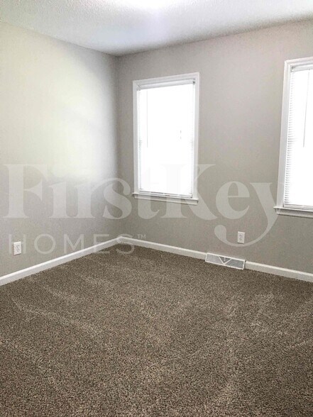 Building Photo - 141 Ponderosa Dr